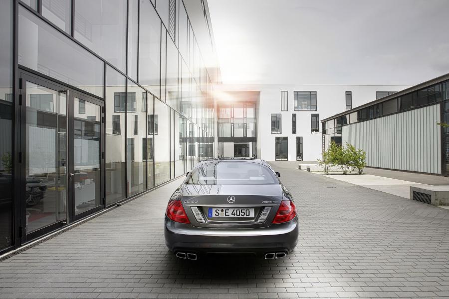  Mercedes-Benz CL63 AMG 2010 года  (фото 34 из 45)